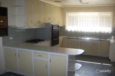 13 Scenic Ave, Ringwood East, VIC 3135