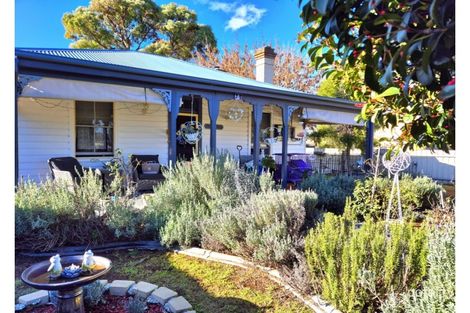 Property photo of 6 Gundagai Road Cootamundra NSW 2590