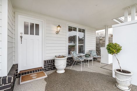 Property photo of 17 Bennelong Crescent Lloyd NSW 2650