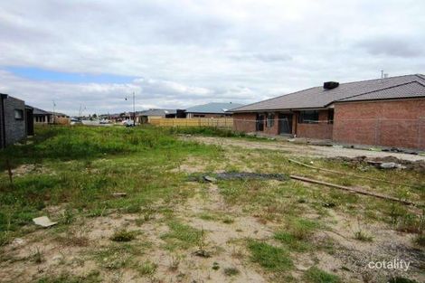 Property photo of 7 Chantenay Parade Cranbourne North VIC 3977