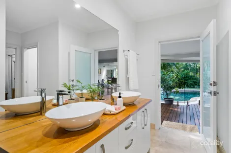 Property photo of 4 Bligh Close Clifton Beach QLD 4879