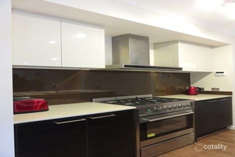 Property photo of 3 Mountleigh Circuit Craigieburn VIC 3064