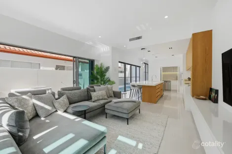 Property photo of 35B Hughes Avenue Main Beach QLD 4217