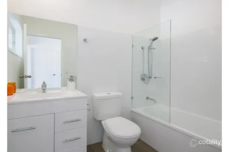 Property photo of 1/460-462 Pine Ridge Road Coombabah QLD 4216