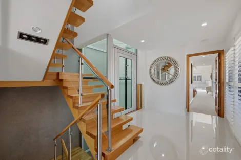 Property photo of 35B Hughes Avenue Main Beach QLD 4217