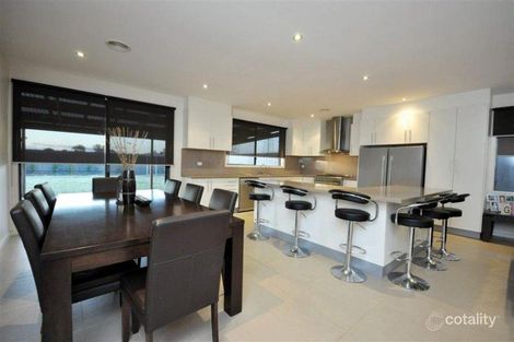 Property photo of 1 Bush Mews Gowanbrae VIC 3043