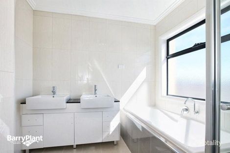 Property photo of 29 Millicent Drive Craigieburn VIC 3064
