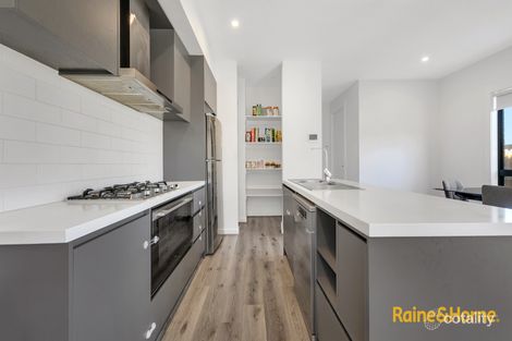 Property photo of 18 Trowbridge Drive Wollert VIC 3750