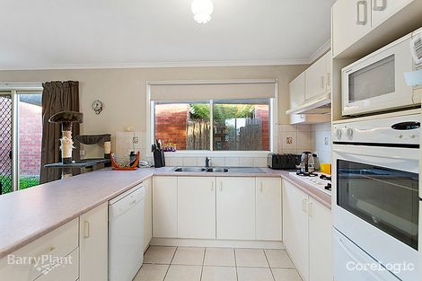 Property photo of 10 Farnborough Way Berwick VIC 3806