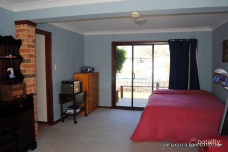 Property photo of 166 Winbin Crescent Gwandalan NSW 2259
