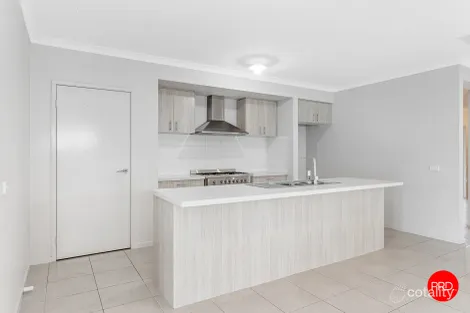 Property photo of 10 Orville Way White Hills VIC 3550