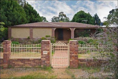 82 Grove Rd, Lesmurdie, WA 6076
