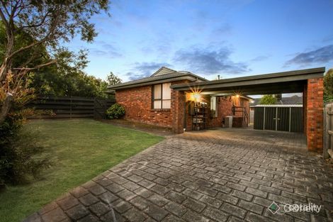 Property photo of 2 Robert Molyneux Avenue Endeavour Hills VIC 3802