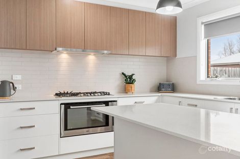 Property photo of 6 Jasmine Crescent Ballan VIC 3342
