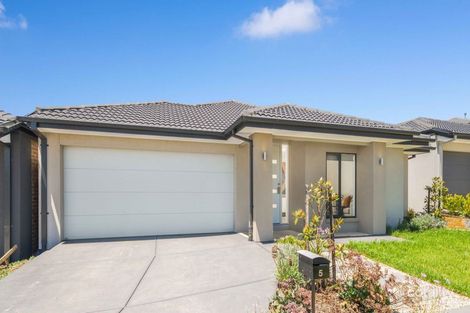 Property photo of 5 Gosfield Drive Werribee VIC 3030