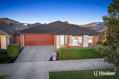 Property photo of 124 Wheelers Park Drive Cranbourne North VIC 3977