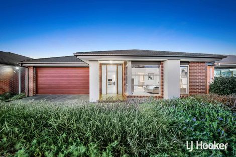 Property photo of 124 Wheelers Park Drive Cranbourne North VIC 3977