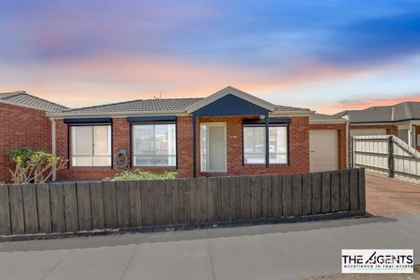 Property photo of 2/124 Rosella Avenue Werribee VIC 3030