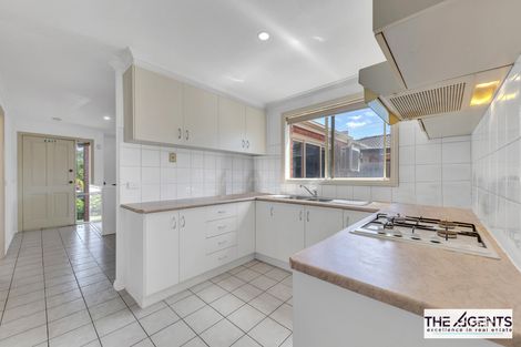 Property photo of 2/124 Rosella Avenue Werribee VIC 3030