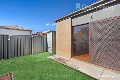 Property photo of 2/8 Rous Street Wyndham Vale VIC 3024