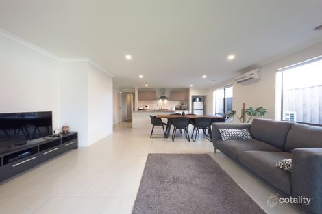 Property photo of 39 Mossey Crescent Cranbourne East VIC 3977