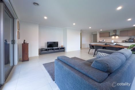 Property photo of 39 Mossey Crescent Cranbourne East VIC 3977