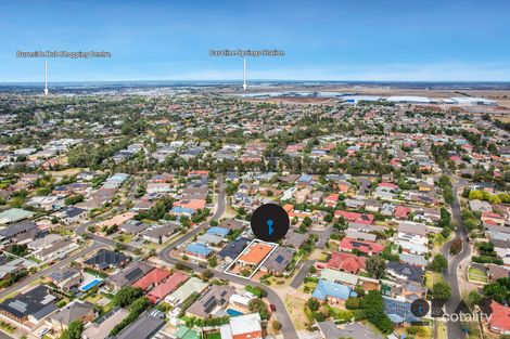 Property photo of 33 Broadhurst Way Caroline Springs VIC 3023