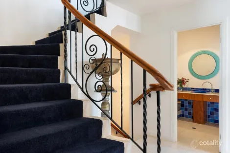 Property photo of 1/9 Tarcoola Crescent Surfers Paradise QLD 4217