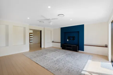 Property photo of 66 Robert Stanley Drive Mount Warren Park QLD 4207
