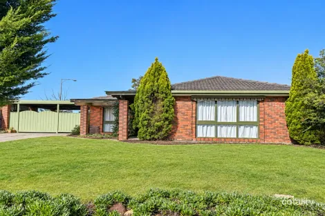 9 Gardiner St, Pakenham, VIC 3810