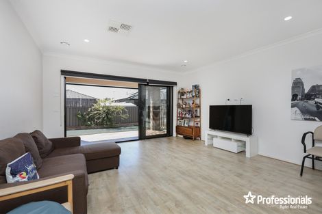 Property photo of 10 Ruby Road Cobblebank VIC 3338