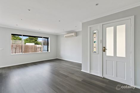 Property photo of 3 Middle Street Lakes Entrance VIC 3909