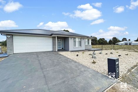 Property photo of 11 Kempton Grove Metung VIC 3904