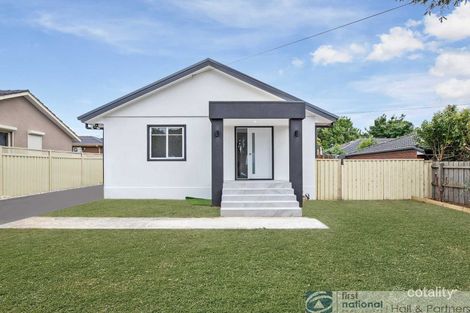 1/6 Scullin St, Dandenong North, VIC 3175