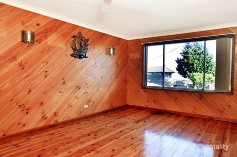 Property photo of 12 Cleary Avenue Kanahooka NSW 2530