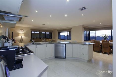 Property photo of 2 Capri Rise Yangebup WA 6164