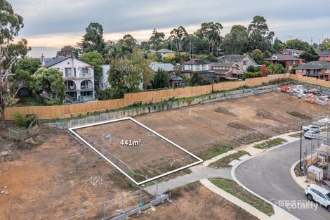 13 Claret Cres, Doncaster, VIC 3108