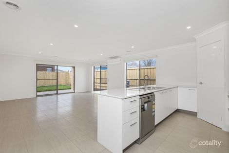 Property photo of 174 Wheelers Park Drive Cranbourne North VIC 3977