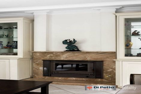 Property photo of 17 Lochabar Court Ivanhoe VIC 3079