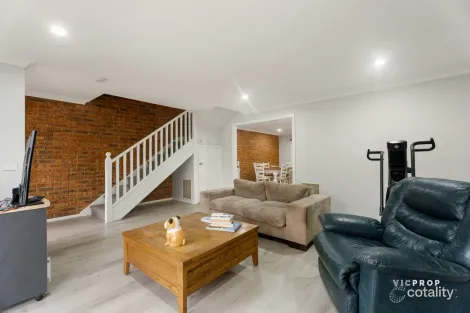 Property photo of 2/70 Francis Crescent Ferntree Gully VIC 3156