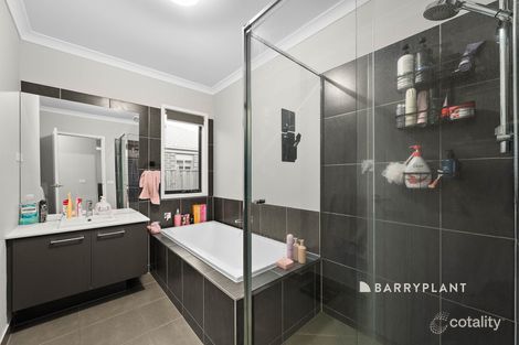 Property photo of 16 Pioneer Way Officer VIC 3809