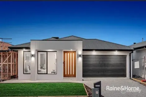Property photo of 16 Patrobas Loop Cranbourne East VIC 3977