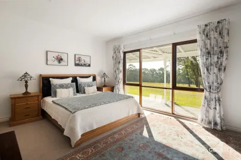 Property photo of 26 Split Rock Road Beaconsfield Upper VIC 3808