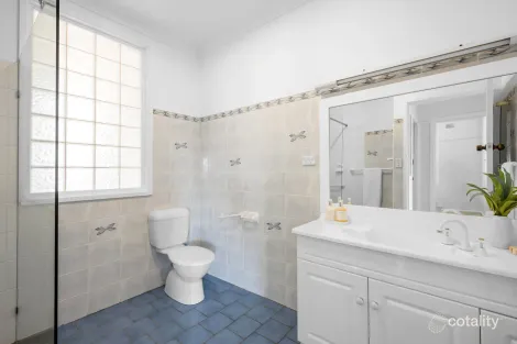 Property photo of 358 Northcliffe Drive Lake Heights NSW 2502