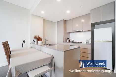 Property photo of 302/2 Discovery Point Place Wolli Creek NSW 2205