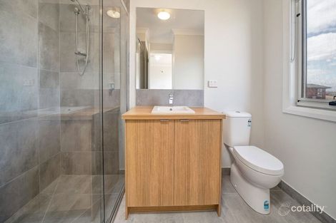 Property photo of 18 Burdock Walk Truganina VIC 3029