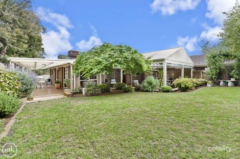Property photo of 10 Scone Close Eltham North VIC 3095