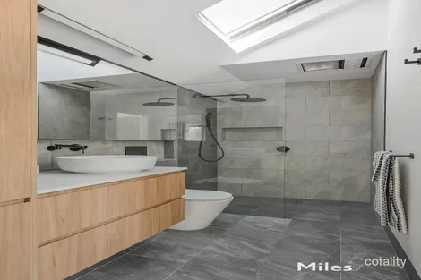 Property photo of 1/32 Beatty Street Ivanhoe VIC 3079