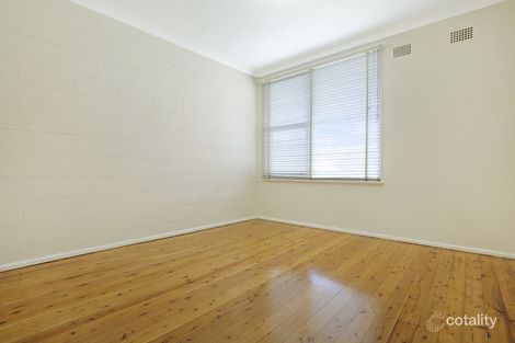 Property photo of 2/16 Buckle Crescent West Wollongong NSW 2500