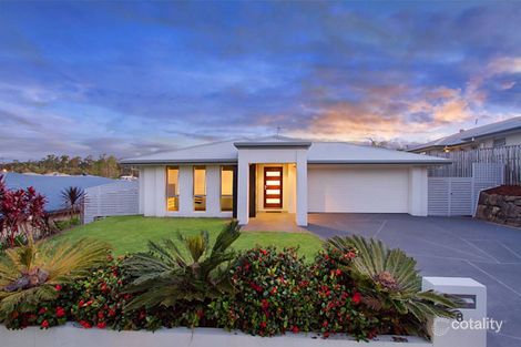 8 Laughlen Ch, Pacific Pines, QLD 4211